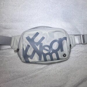 Large 2L Lululemon Everywhere Belt Bag